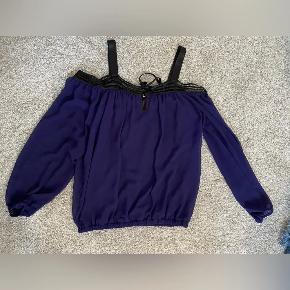 Accepting offers- Ladies Blouse - Picture 7 of 10